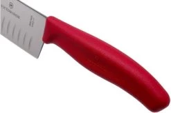 Victorinox SwissClassic 6.8521.17G Santoku With Dimples 17 Cm, Red -Knife Shop VT6 8521 17G 05 victorinox